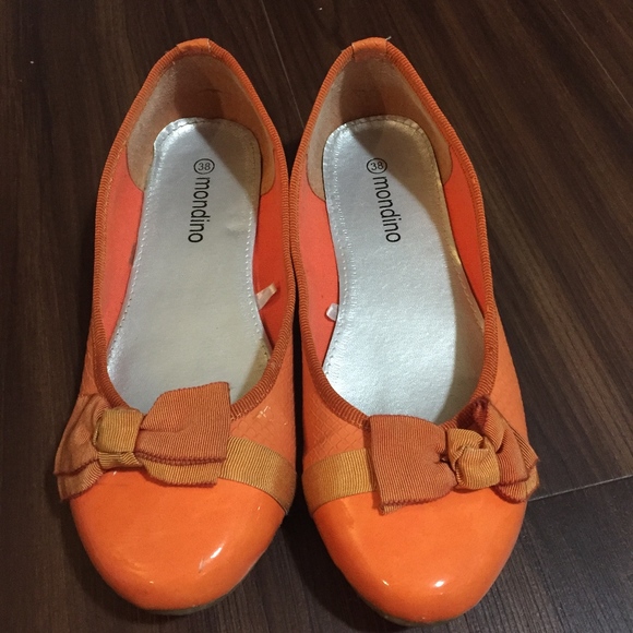women's orange flats